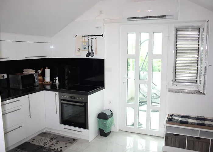 Appartman Tia Apartment *